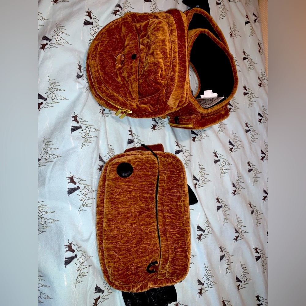Tush baby hip carrier and matching mini pack!